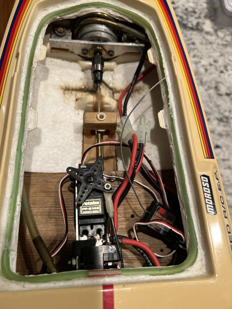 Moroso High Speed RC Boat Without Battery Untested.With transmitter/ Receiver