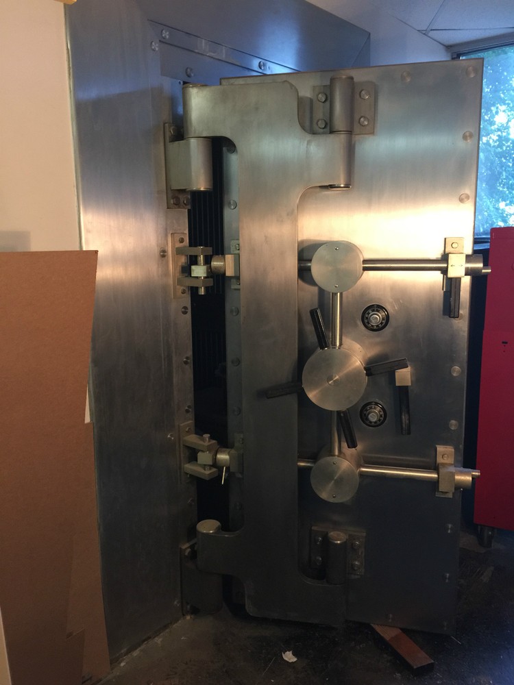 AHERN SAFE BANK VAULT DOOR BUILT BY DIEBOLD~