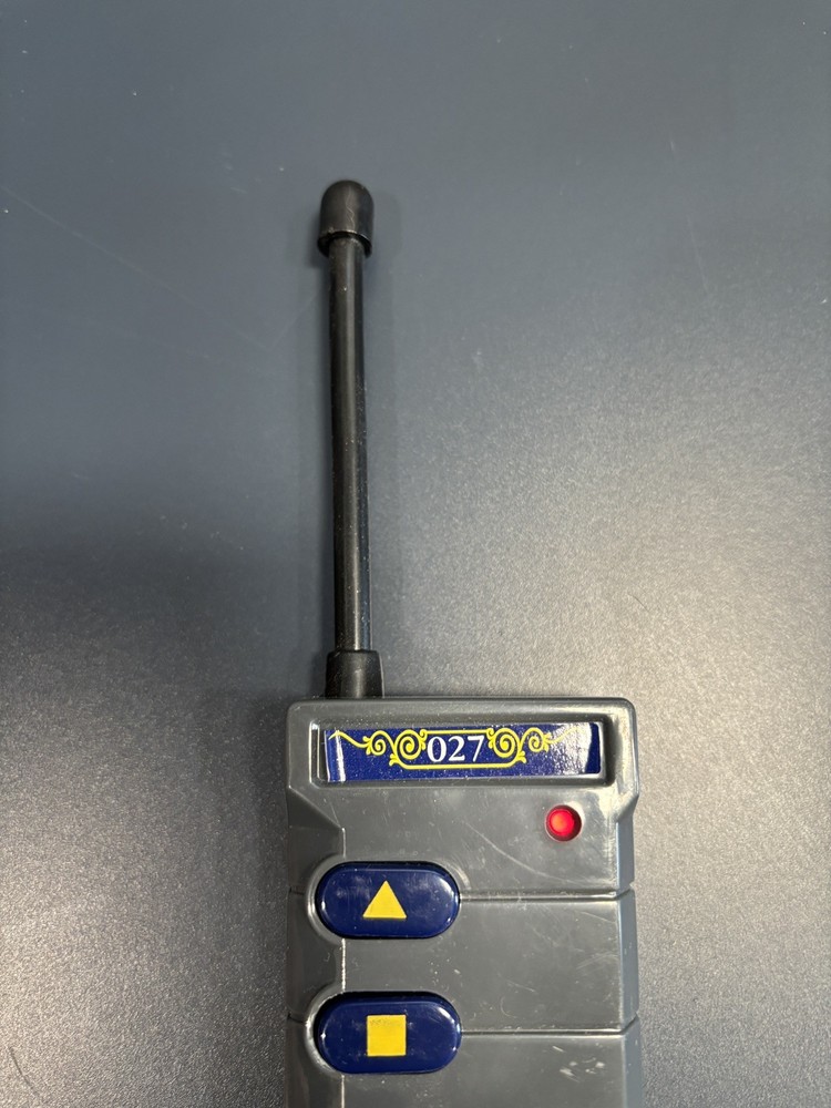 Eztec Grand Canyon 027 Replacement Remote Control Transmitter Powers On Vintage