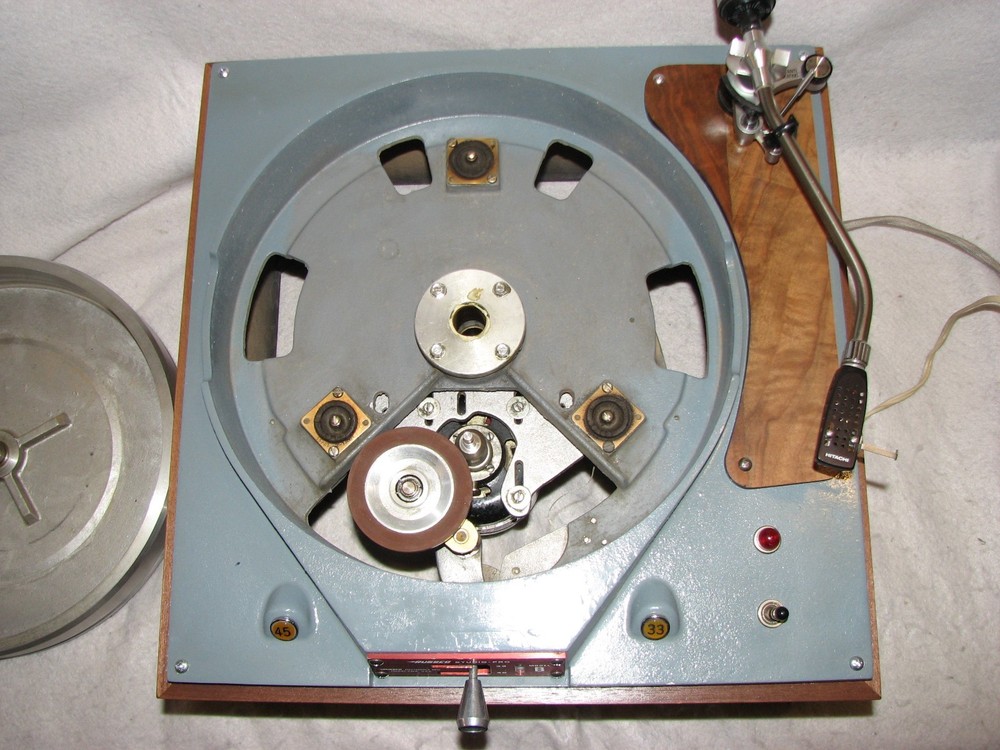 Russco Studio Pro Model B turntable
