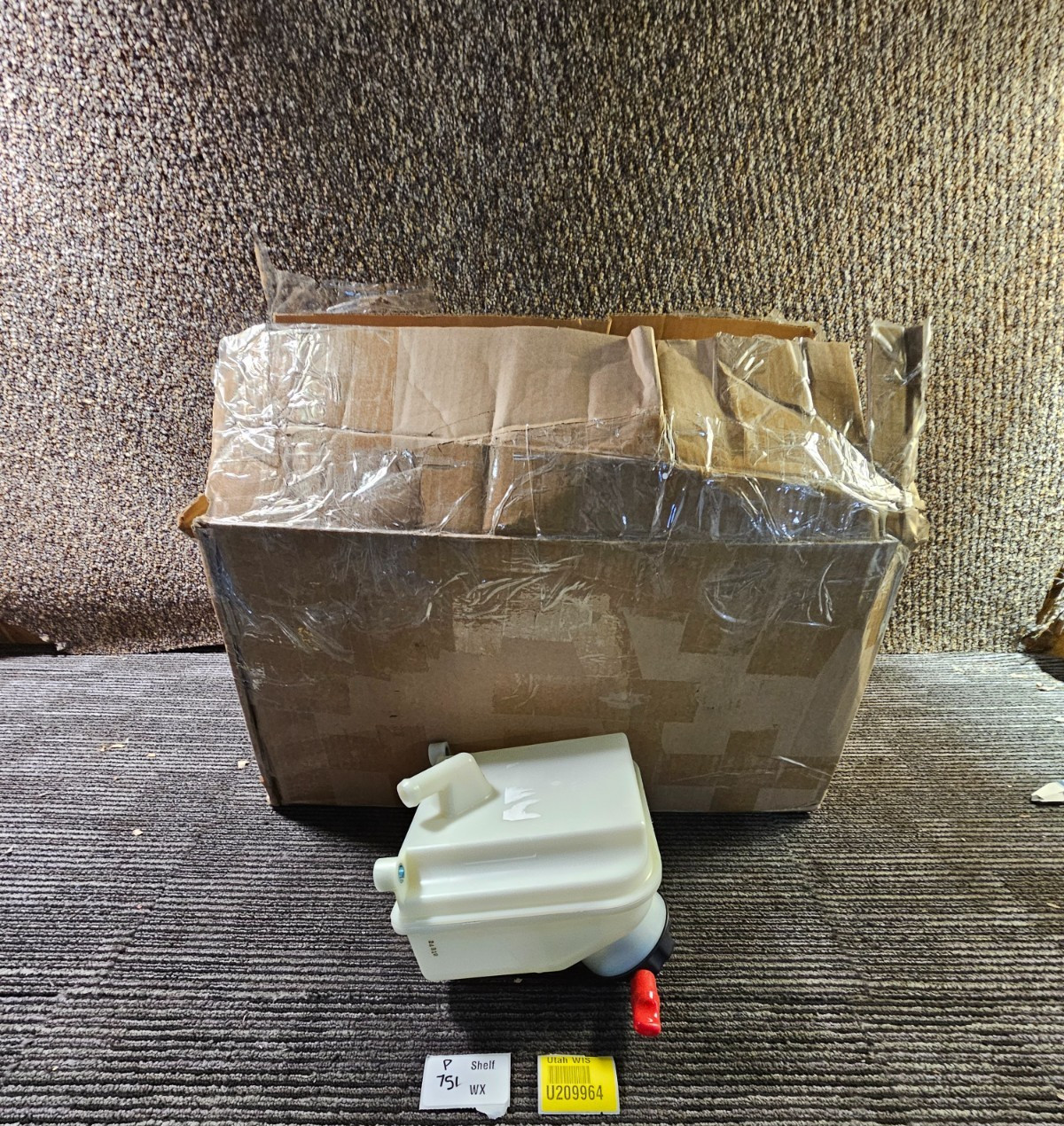 Freightliner Power Steering Reservoir A14-17924-000 For Cascadia 113 2017-2018