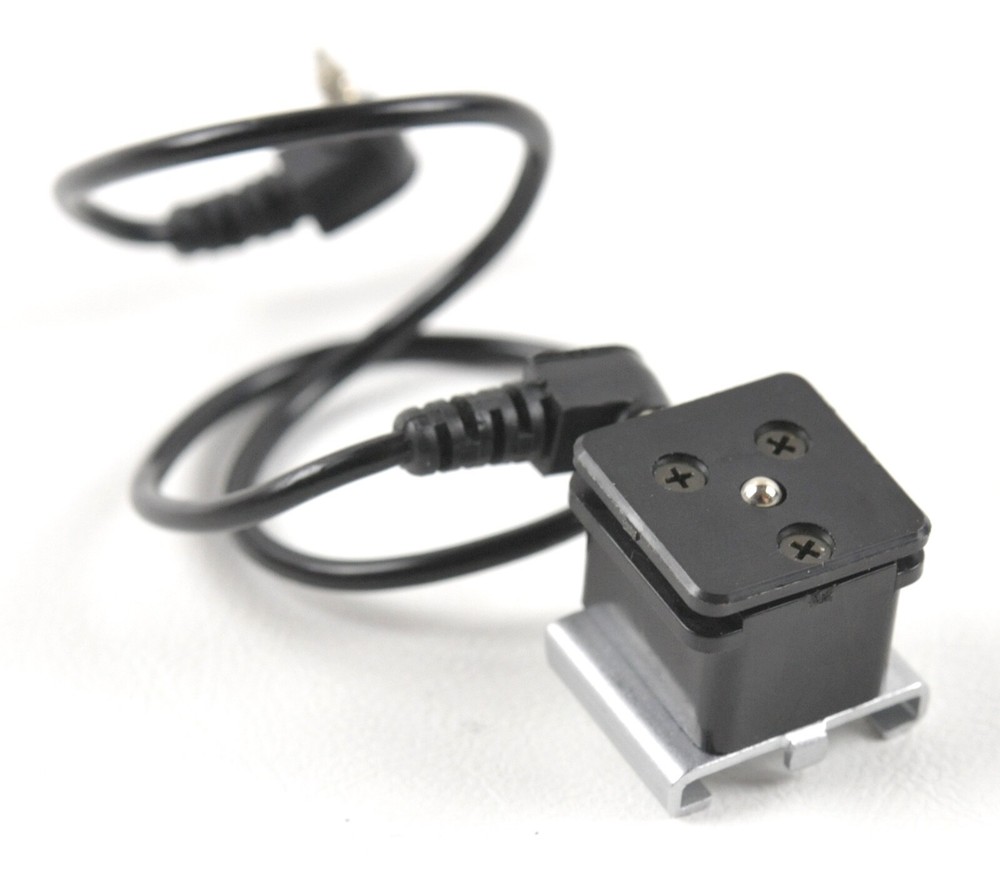 HOTSHOE ADAPTER W/ CORD