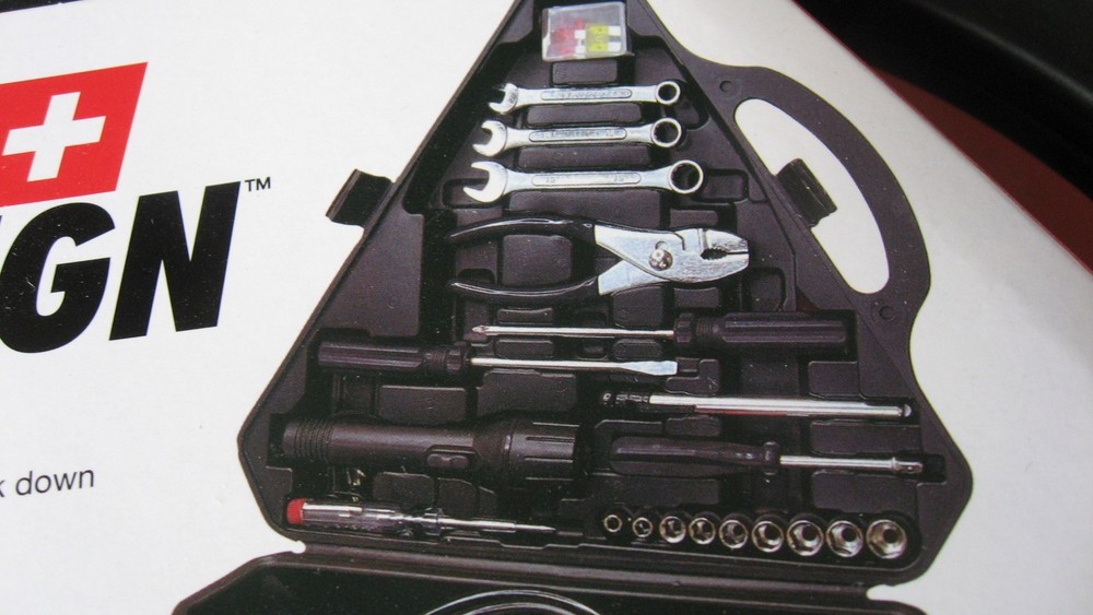 Car Emergency Roadside Kit Swiss Design