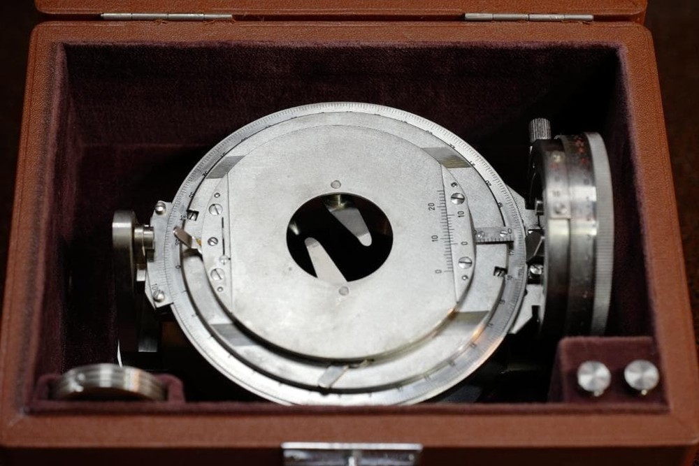 Antique Leitz Universal Rotating Stage UT2 Reflected Light Polarizing SN3201