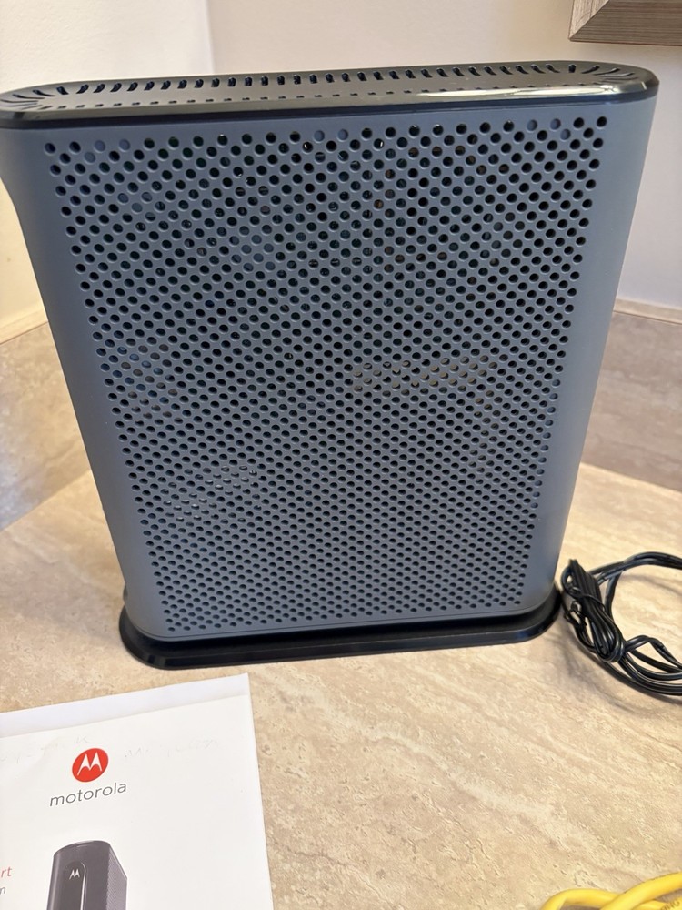 Motorola MG7550 High-Speed Cable Modem Plus AC1900 WiFi Router ⚡️light Usage ⚡️