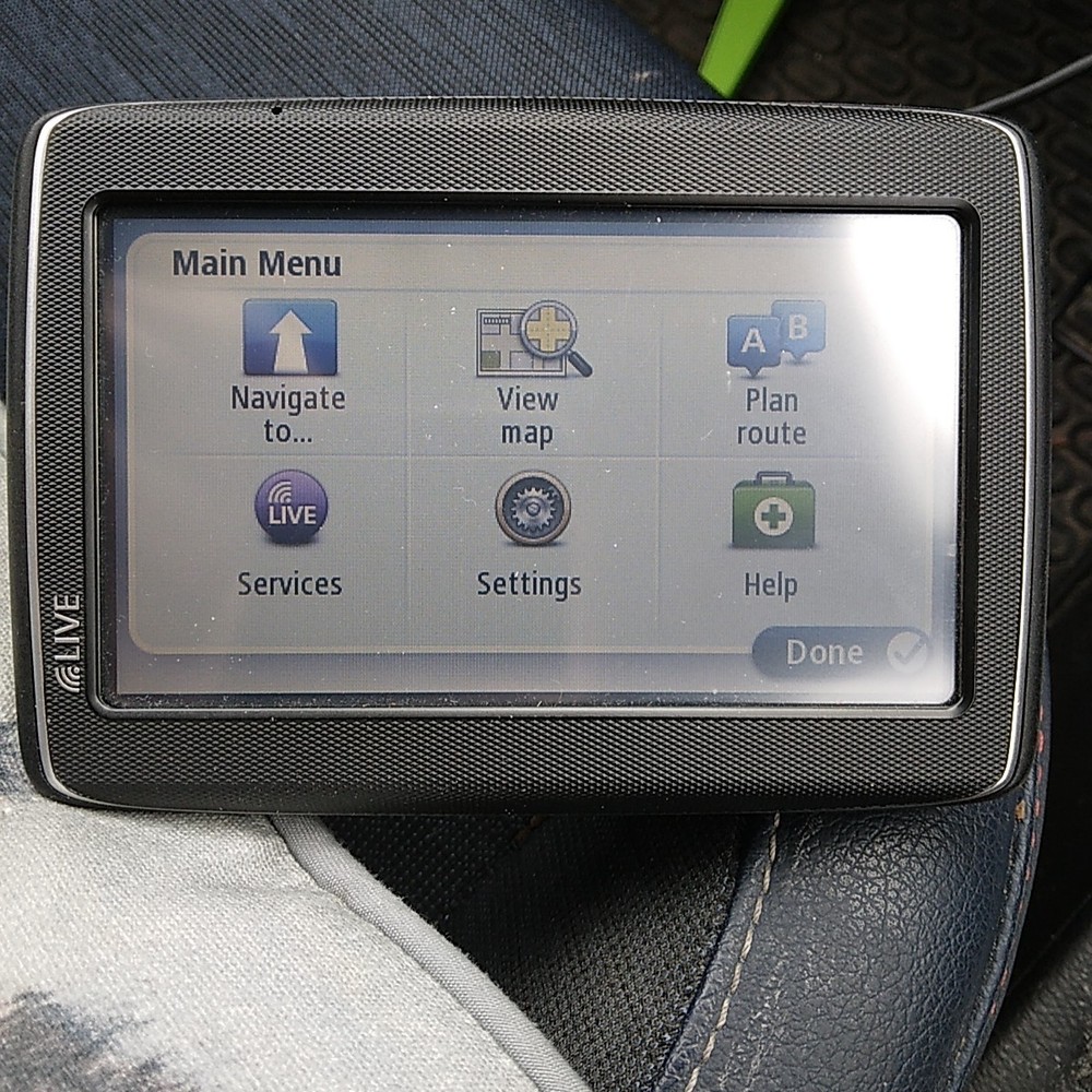 Tomtom Live 0168 UK Satnav with Case and USB Cable - Working Condition