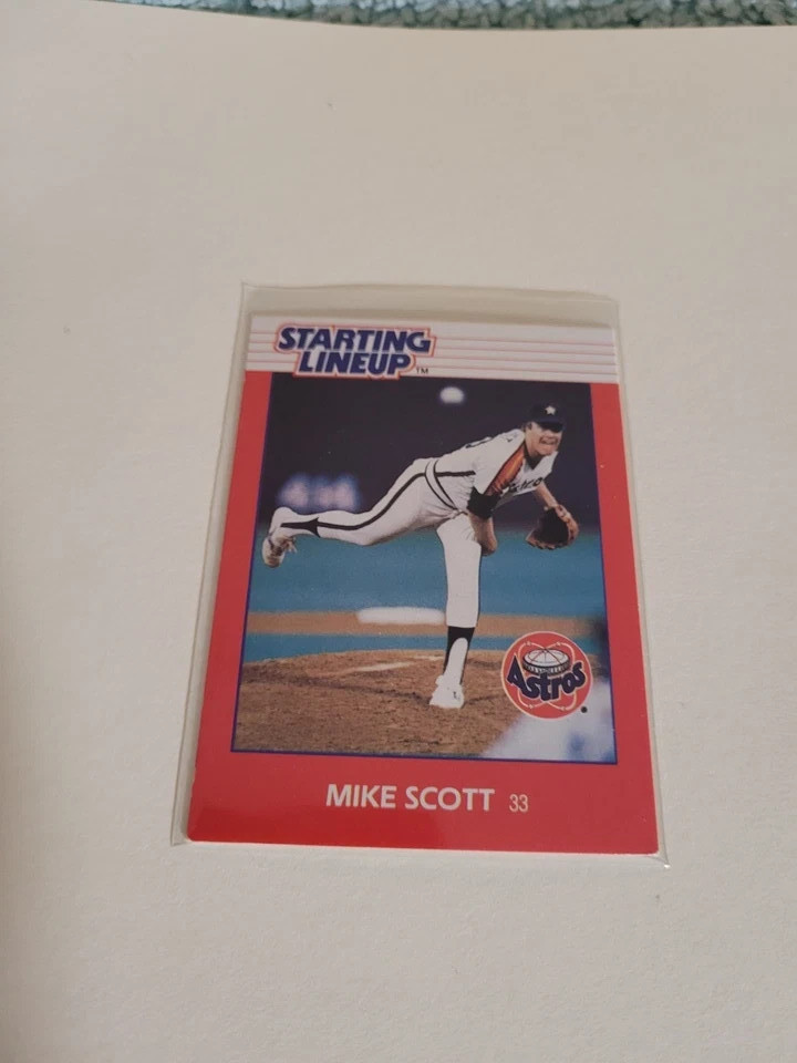 !!!   MIKE SCOTT   KENNER  STARTING LINEUP  BASEBALL CARD $$
