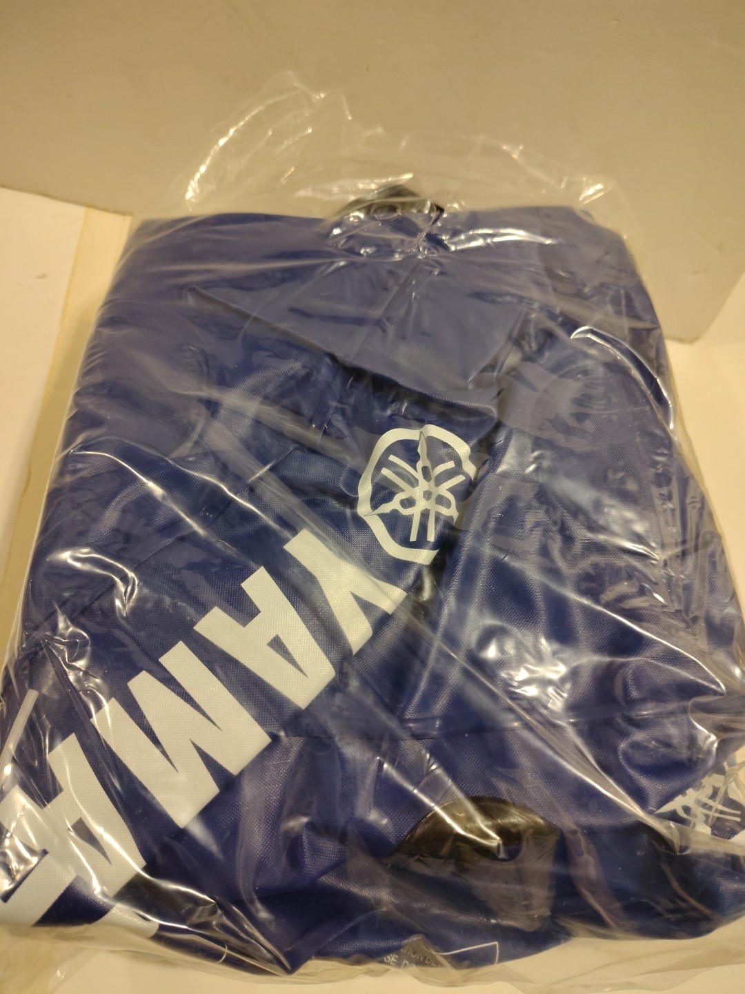 Yamaha Floating Inflatable Cooler PWC Waverunner Watercraft MAR-FLTCL-ER-06 New