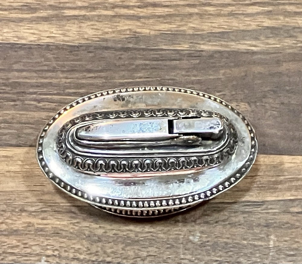 Vintage Ronson Silver Lighter: Queen Anne Table Lighter