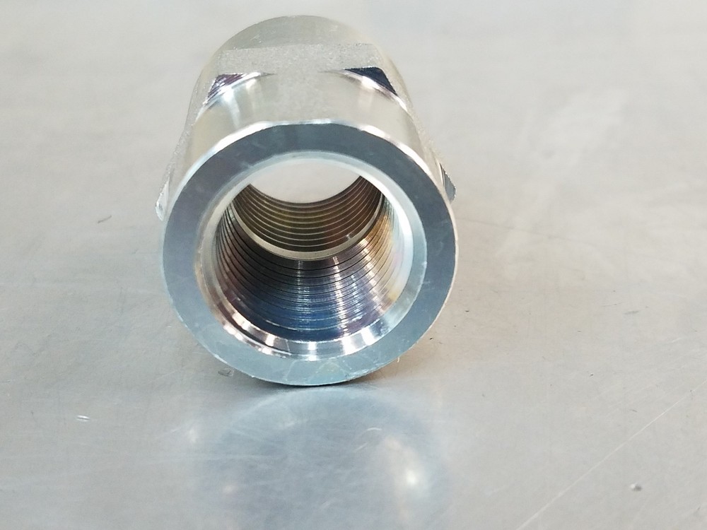 5000-08-08 Hydraulic Adapter Fitting 1/2" X 1/2" Female Pipe Coupling