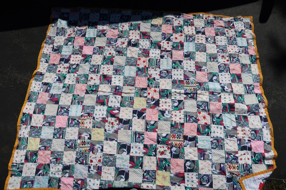 Vtg Patchwork Pattern King Quilt Measures 74x85" 2 Sided Unique Beautiful Rare