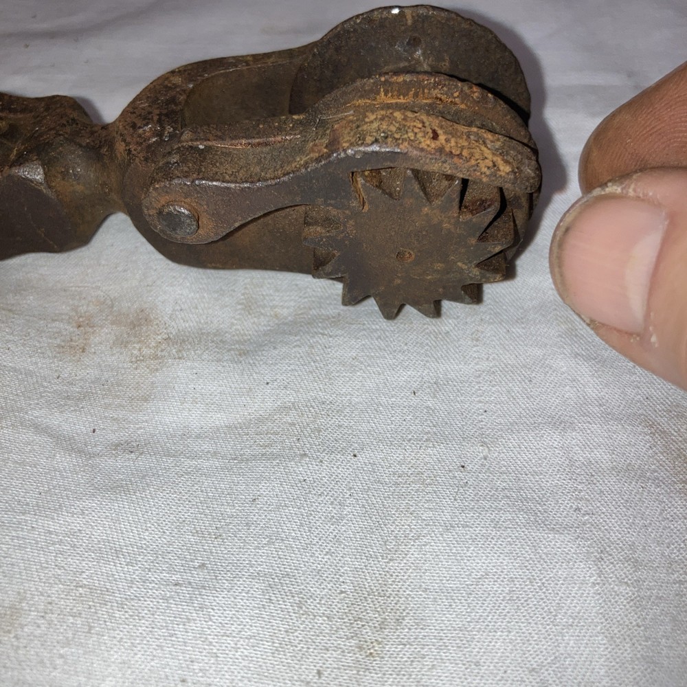 Vintage Wire Stretcher