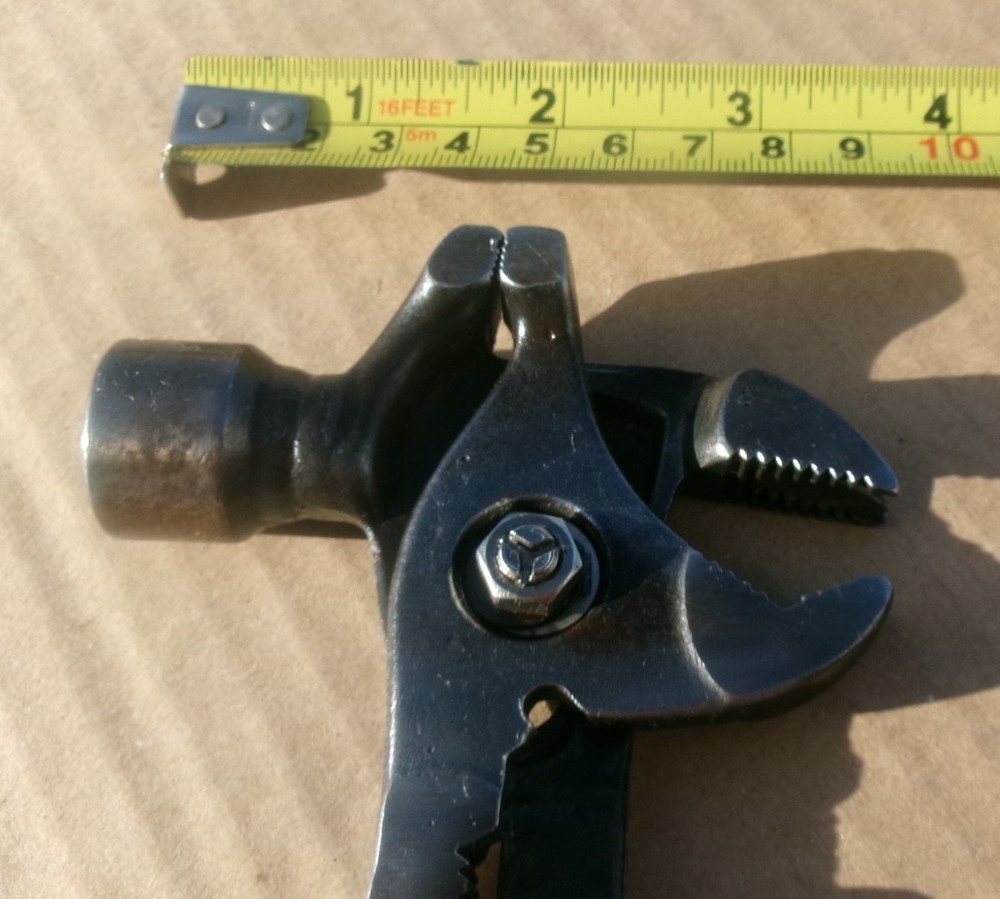Multi-Tool Hammer, Pliers, Nail Puller 6 in 1