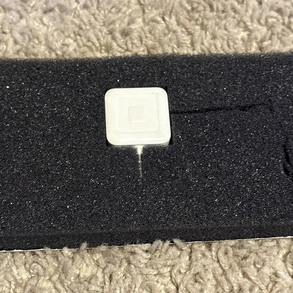 Square A-SKU-0523 Reader for Magstripe Lightning Connector WITH PACKAGE