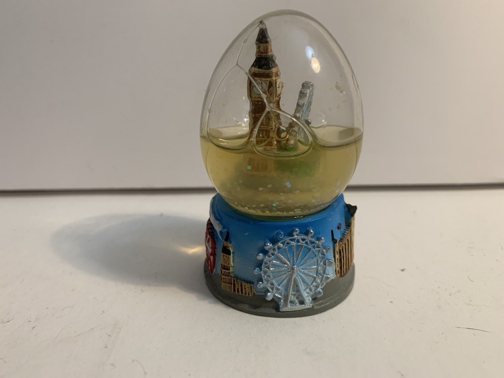 London Snow Globe