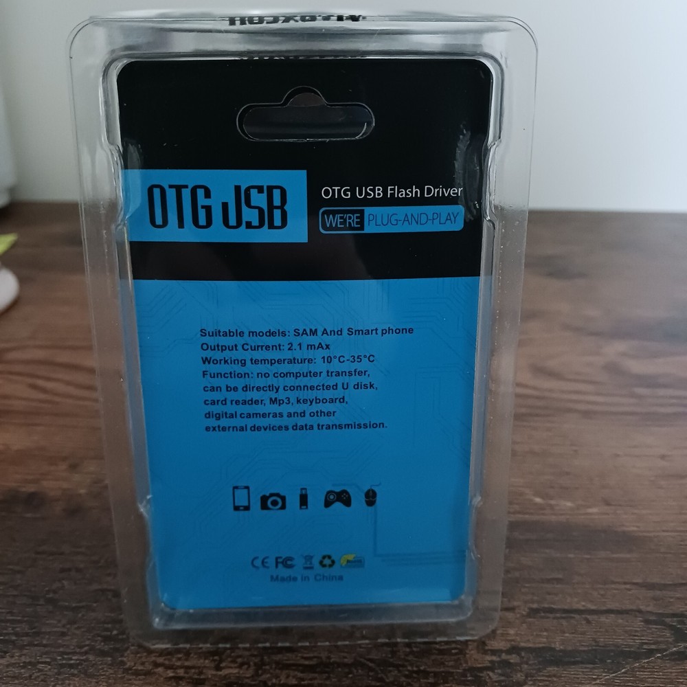 OTG JSB Connection Kit - OTG USB Flash Driver -Camera, IPhone etc. NEW