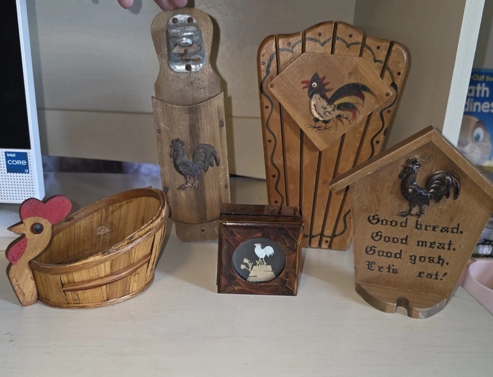 FIVE Piece Chicken / Rooster Decor