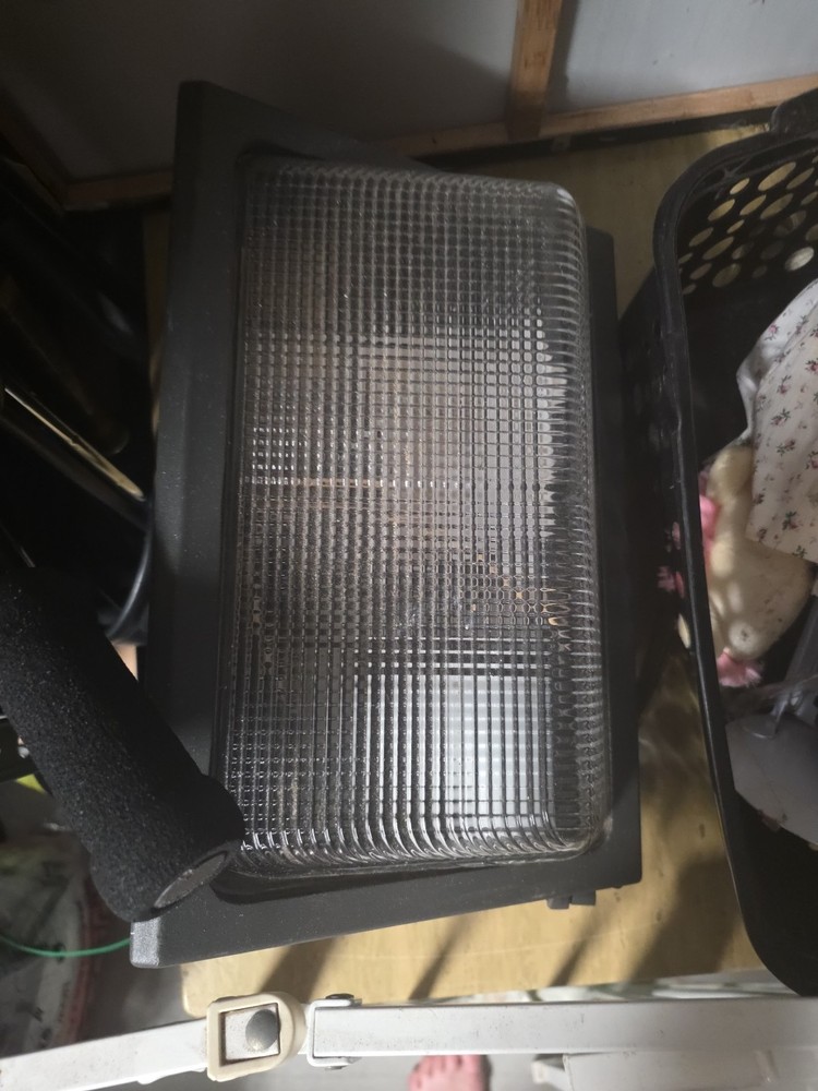 Laboratories Inc HID Light Fixture E86021