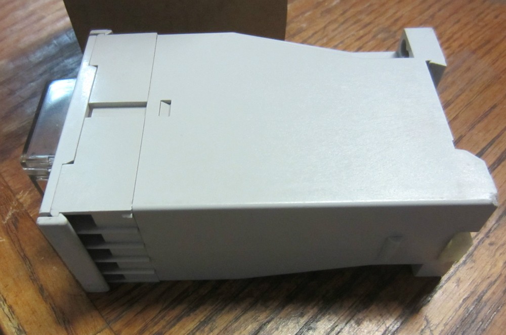 Gepruft Undercurrent Relay PHCS-DOLD New Surplus Has Chip on Corner