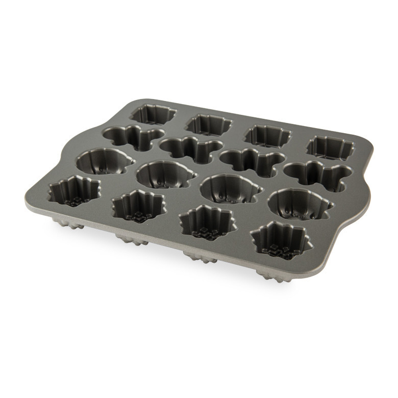 Nordic Ware Holiday Teacakes Cakelet Pan