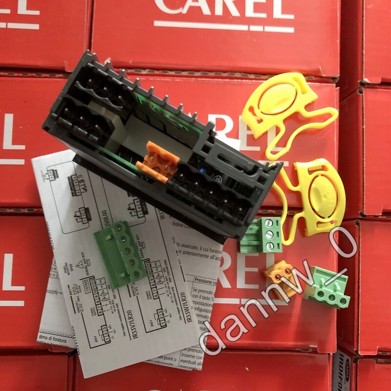 New In Box Carel IR33W7LR20 Controller