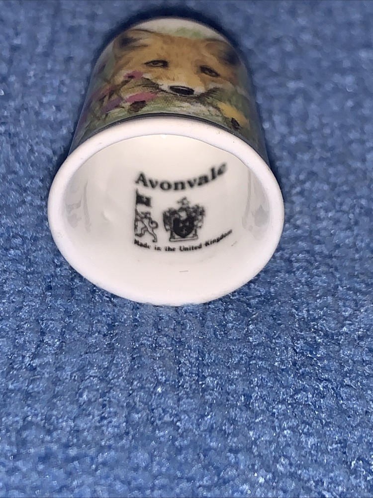 AVONVALE CHINA THIMBLE COLLECTION - FOX IN THE GRASS