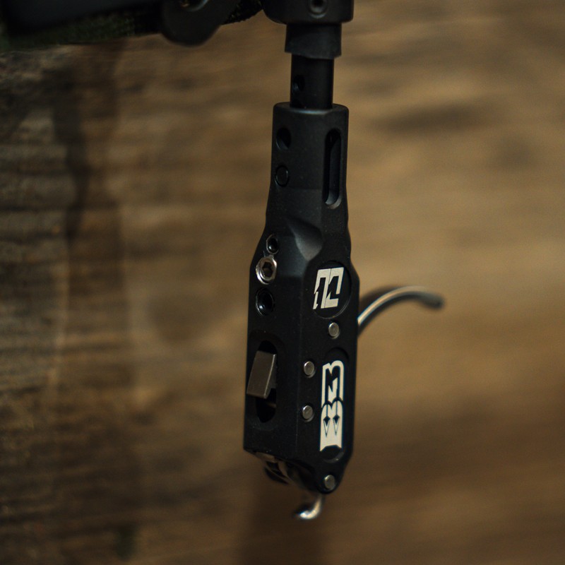 B3 CL1 Swivel Connector Release Black