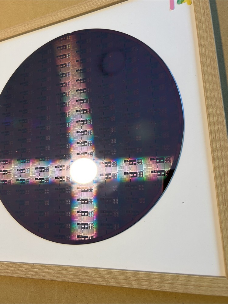 200mm pattern Silicon wafer Collection 735um Wafer Come With A Frame