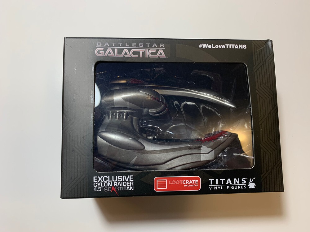 Battlestar Galactica Exclusive Cylon Raider Titan