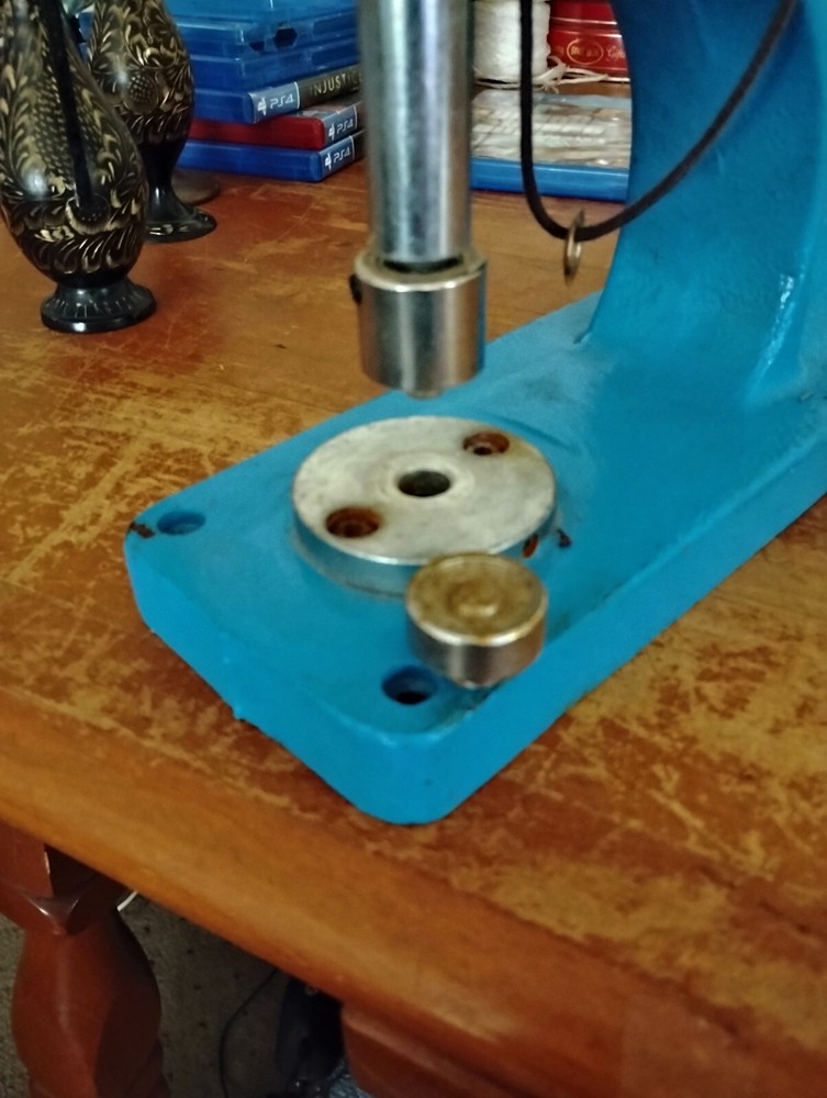 GEN II Grommet Machine Used Applicable for Banners