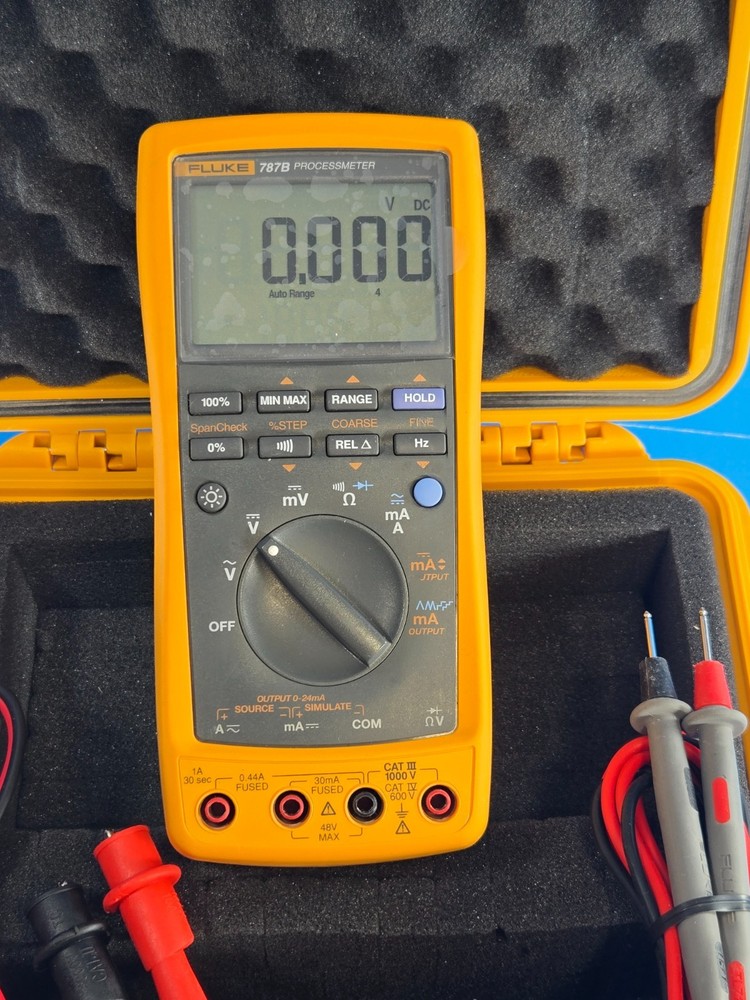 Fluke 787b ProcessMeter Calibrator Meter Multimeter
