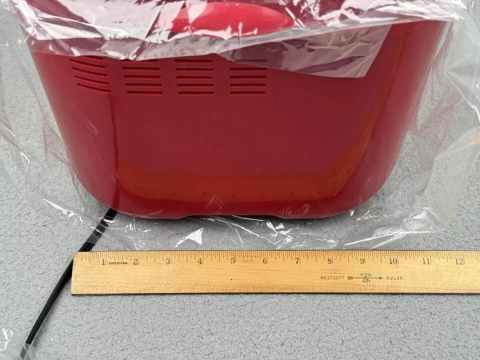 Breadman Bread Maker TR520RD Red New In Open Box w/ Instruction Manual