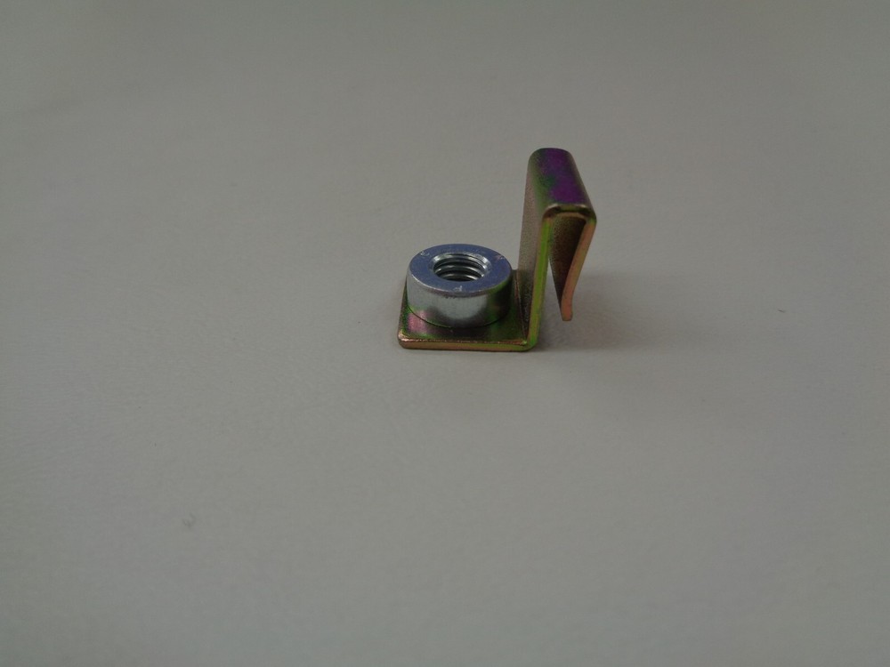 ARCTIC CAT 0423-435 BOX MOUNT CLIP