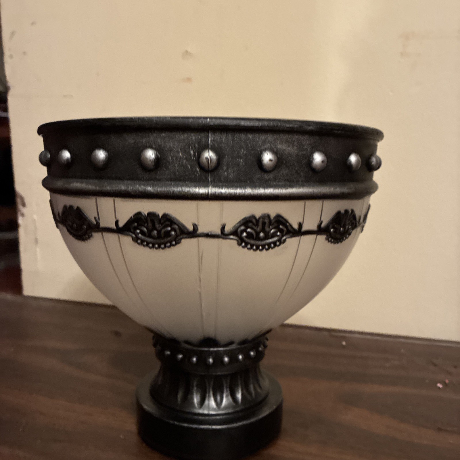 Gemmy Halloween Light Up Goth Pedestal Candy Bowl Red Flame Look Spooky!