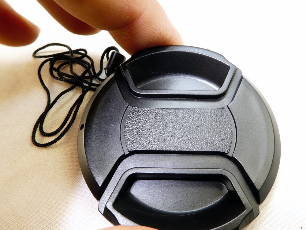 58mm Lens Front Cap Black Plastic w/ keeper String (NEW)