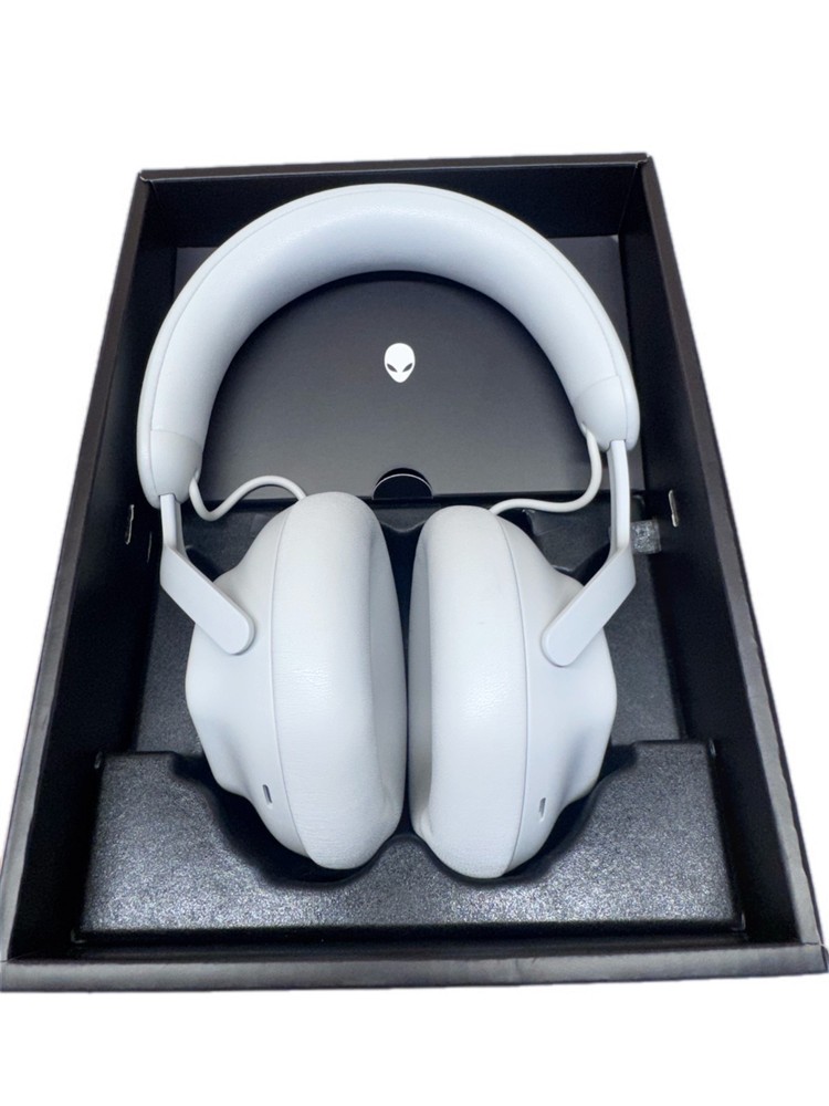 Alienware Pro Wireless Gaming Headset Wired/Wireless, Lunar Light