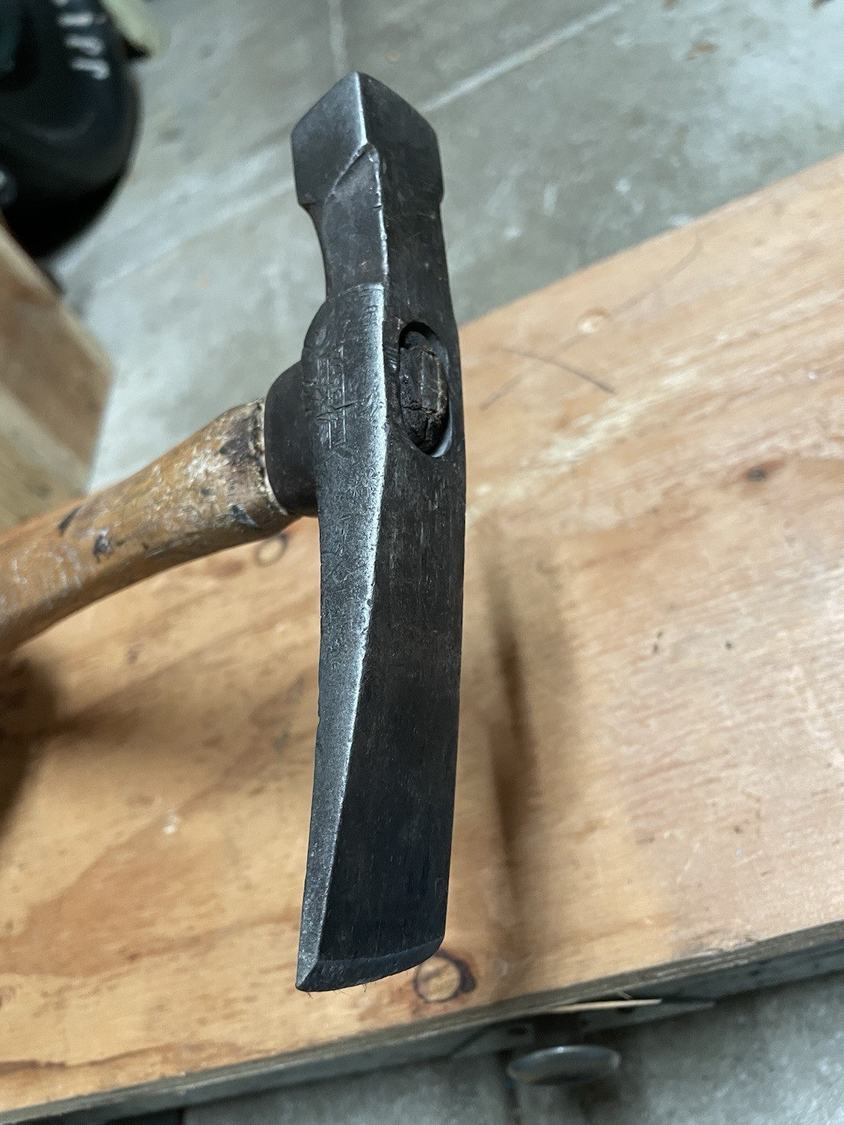 Vintage Vaughan Super Steel Stone Mason Brick Layer Masonry Hammer 16 oz