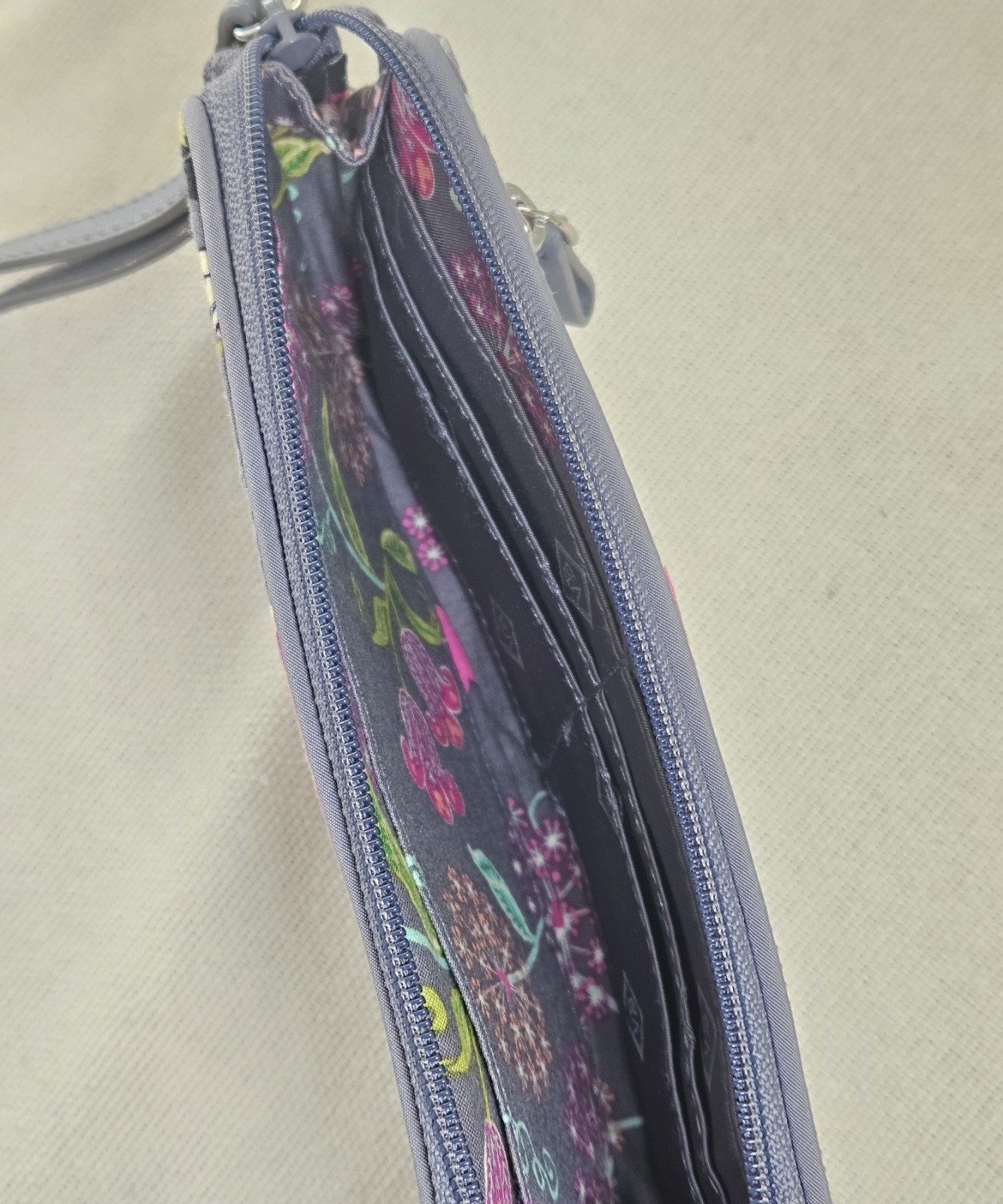 Vera Bradley Mickey Minnie Mouse Wristlet Wallet Gray Floral Excellent Condition