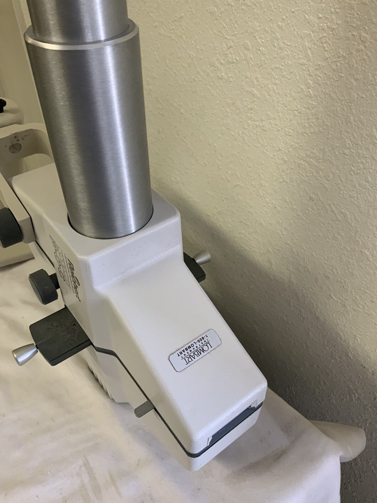 Reichert Longlife Projector w/ wall mount