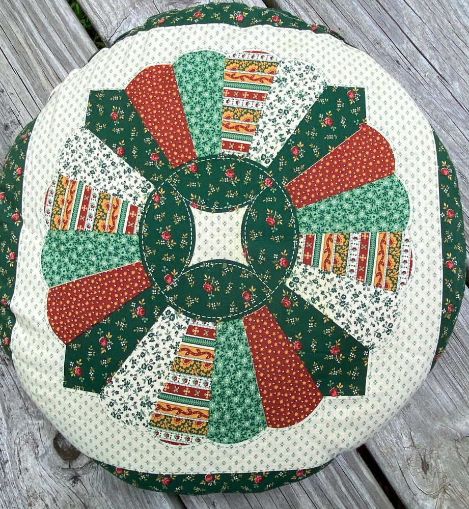 Vintage Handmade Dresden Plate Quilt Pattern Pillow Boho Cottage 70s Patchwork
