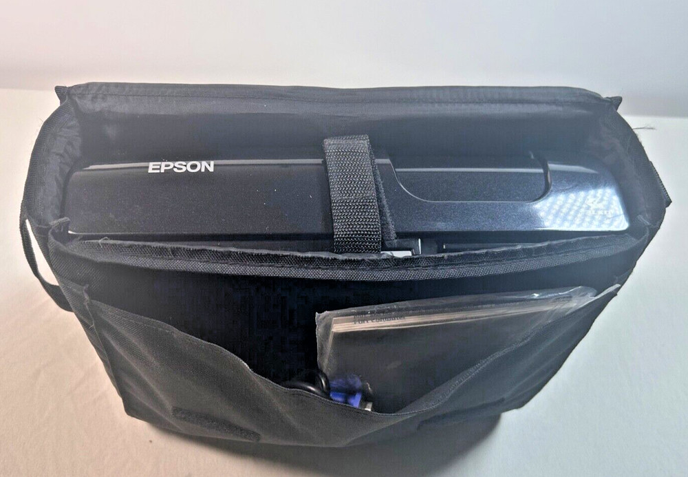 Epson Powerlite 77c EMP-X5 Multimedia Projector w/Case/ no remote control!