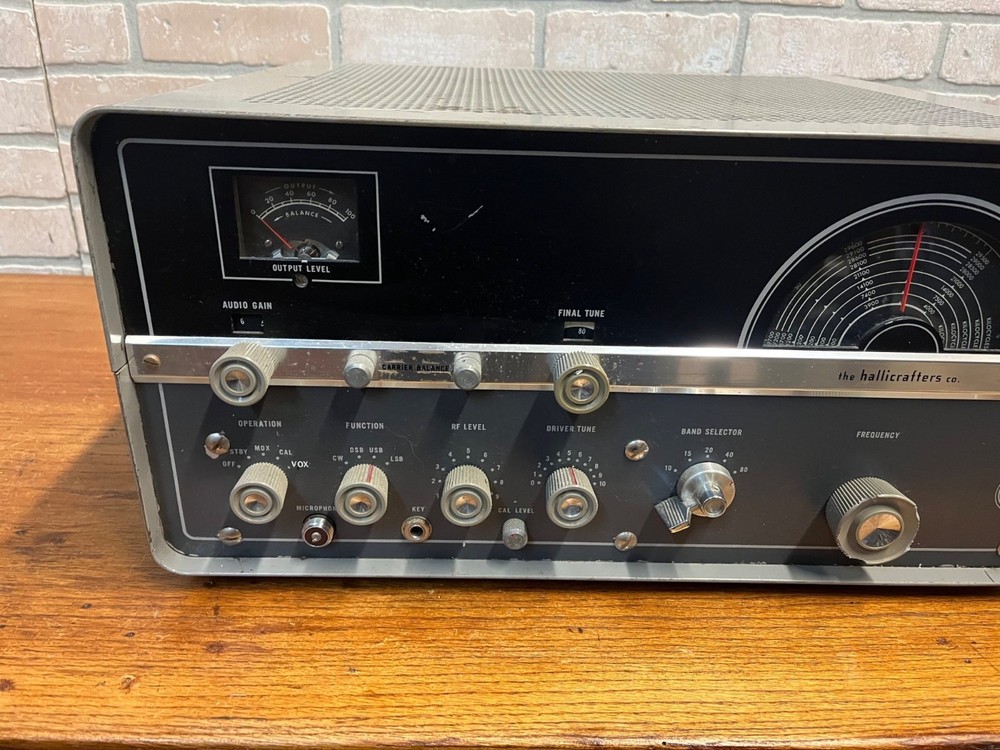 Vintage 1960s Hallicrafters HT-37 Amateur Radio Tube Transmitter