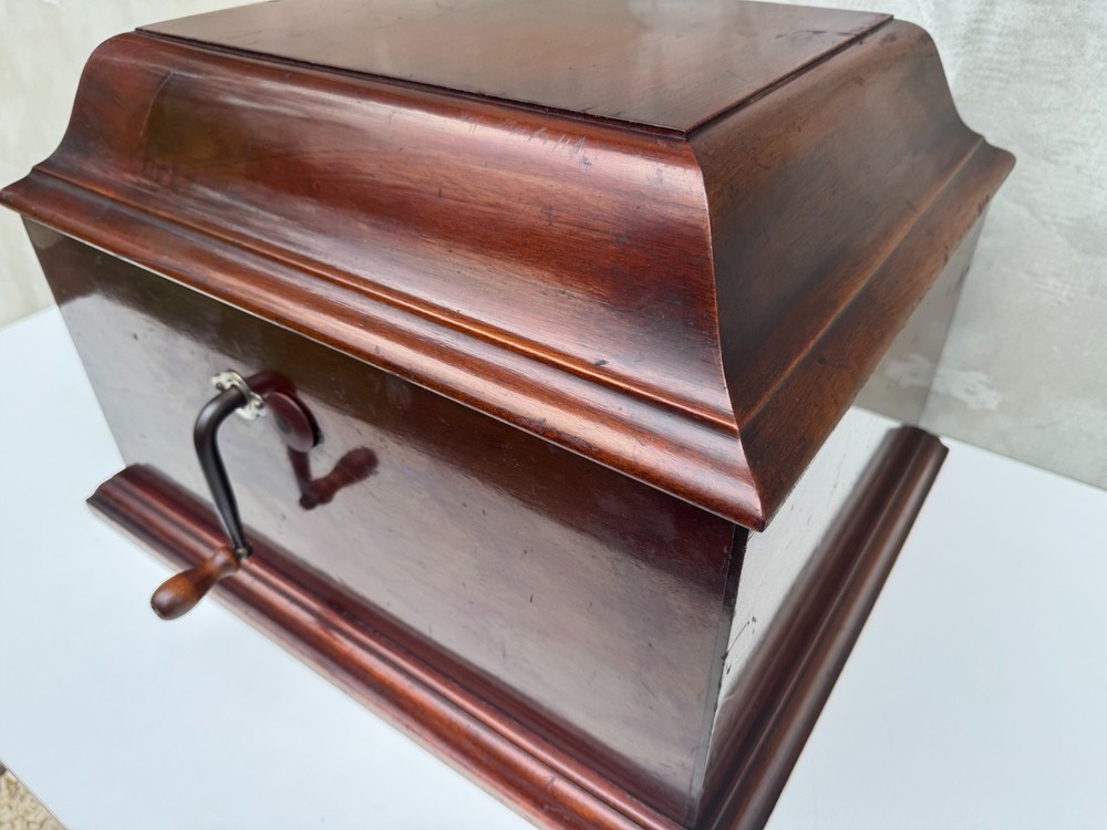 French Phonograph Gramophone Mahogany Tabletop 1920s