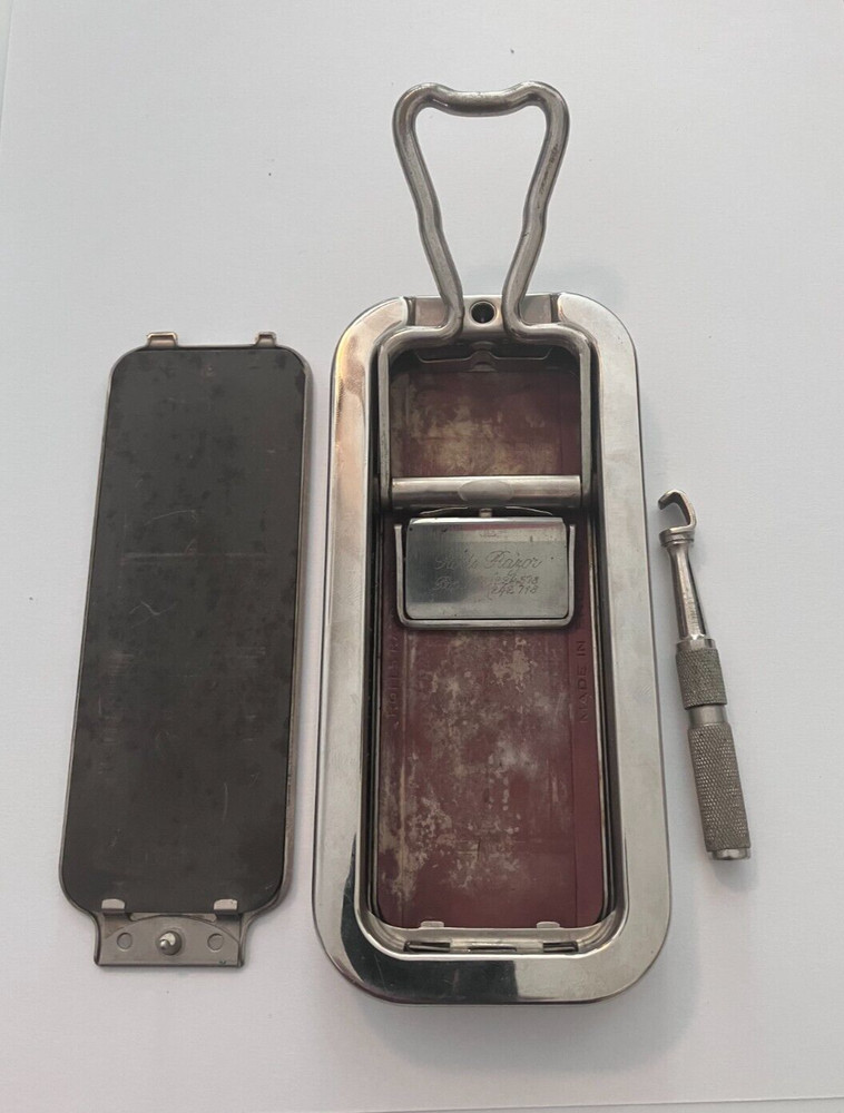 Rolls Razor Imperial No 2 in Original Box, box lid missing one side.