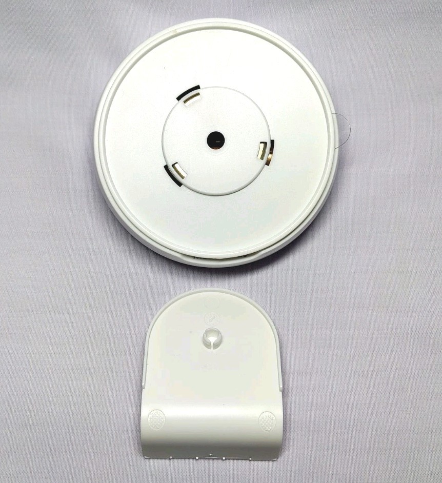 NWOB Airthings 2928 Wave Mini Battery Operated Smart Indoor Air Quality Monitor