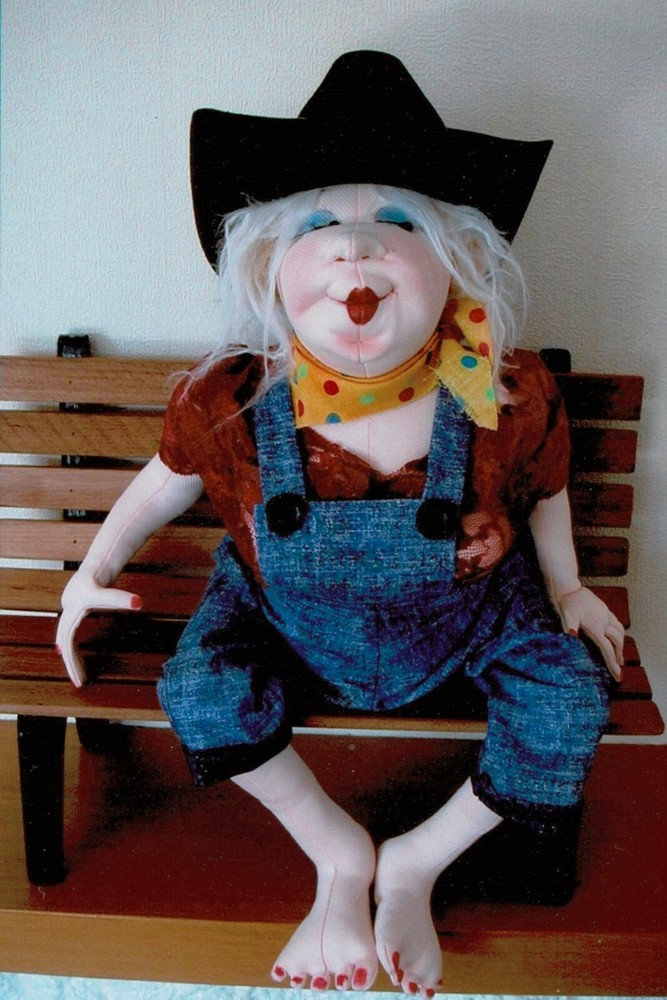 Cloth Art Doll Pattern "Harriet" by Jill Maas