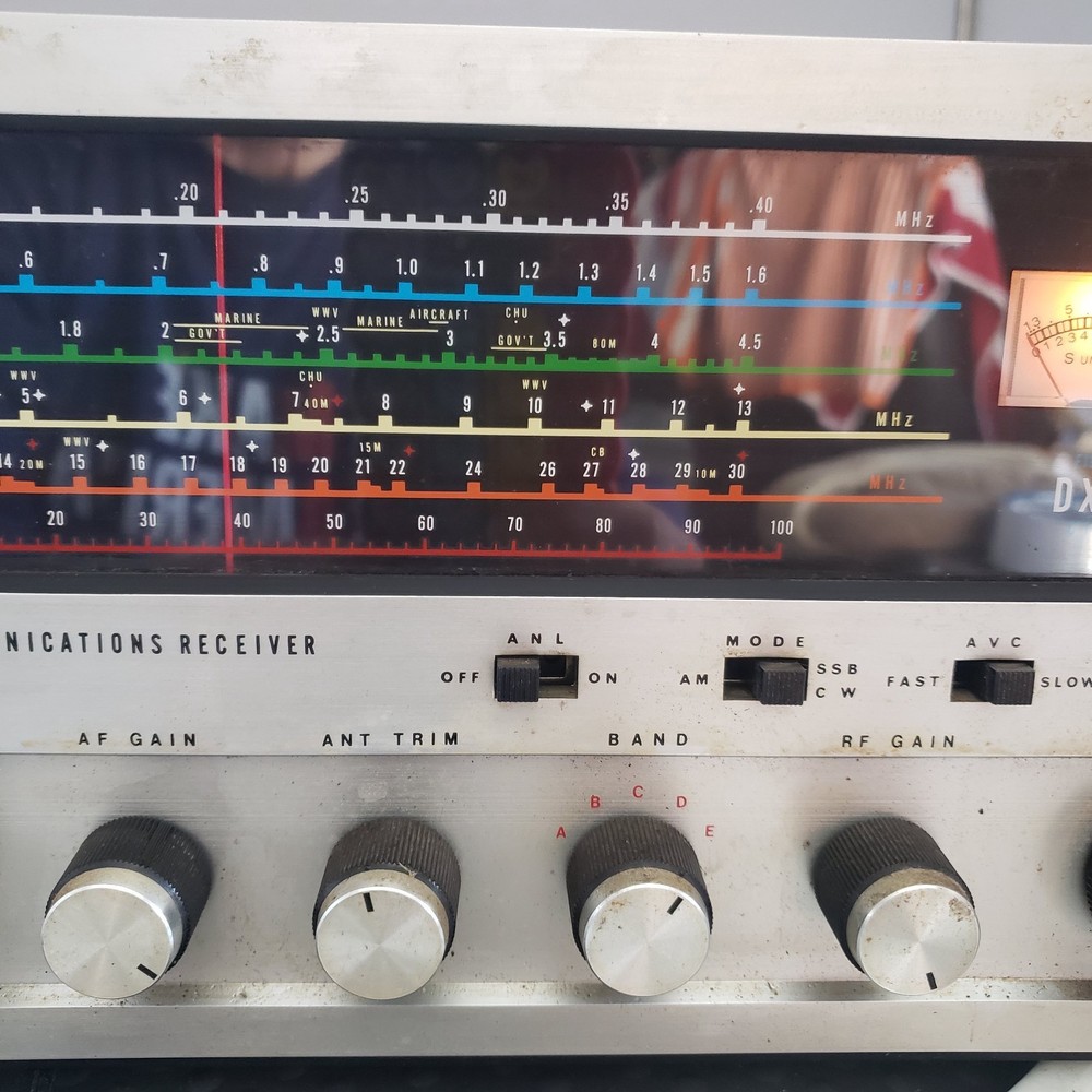 Vintage Realistic DX-160 Solid State Communications Recievers - Tested