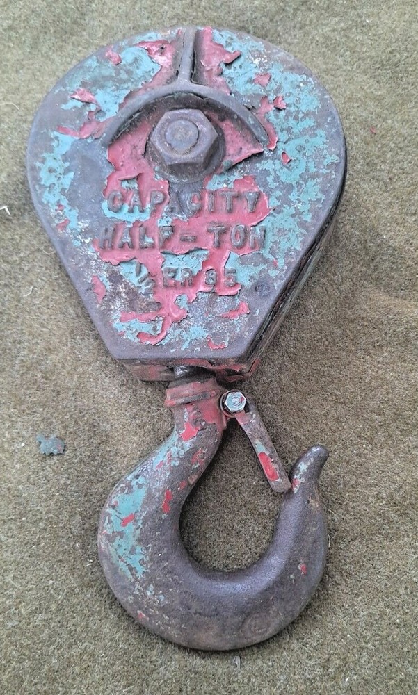 1/2 Ton Snatch Block 4" Pulley Hook.