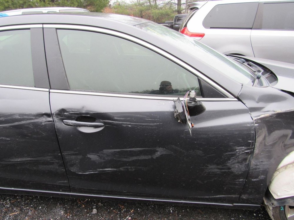 6 2016 Glove Box 1014581