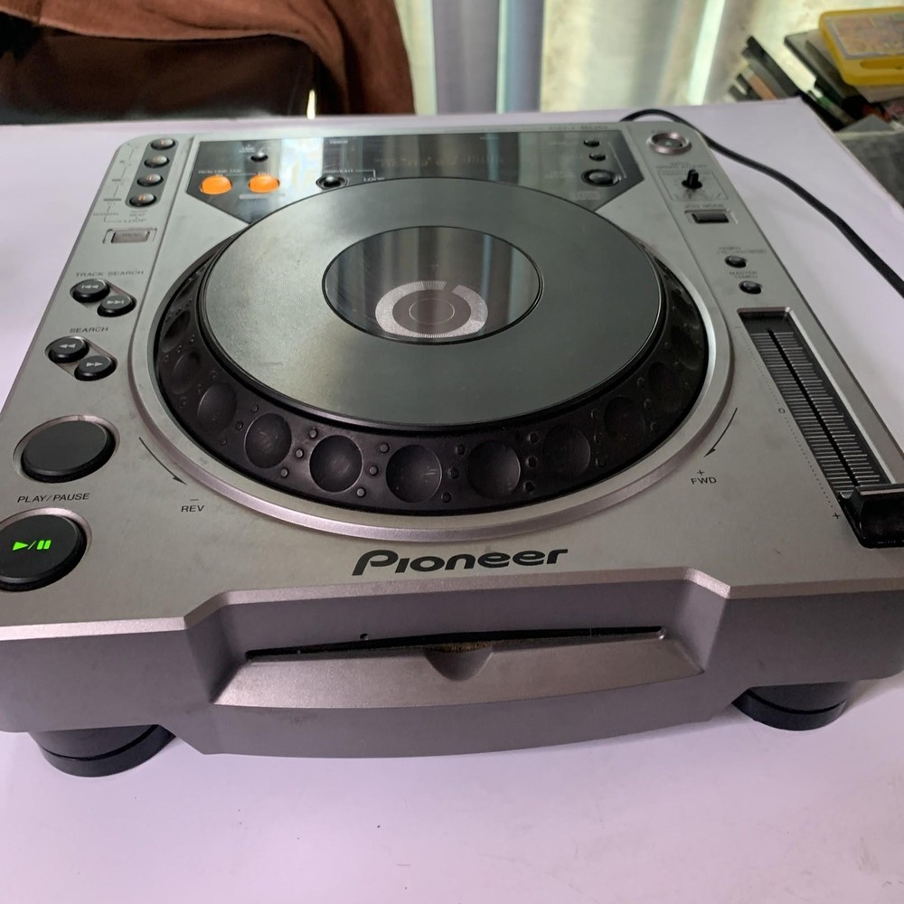 Pioneer CDJ-800 CD Disc Player Digital Turntable
